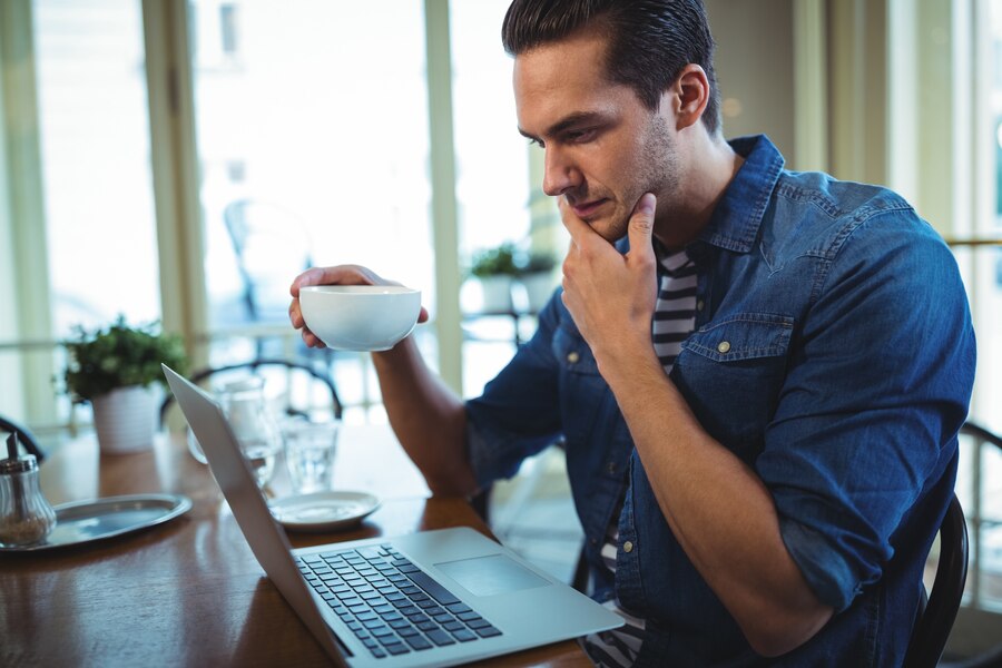 Renda Extra Online: Como Ganhar Dinheiro Sem Sair de Casa